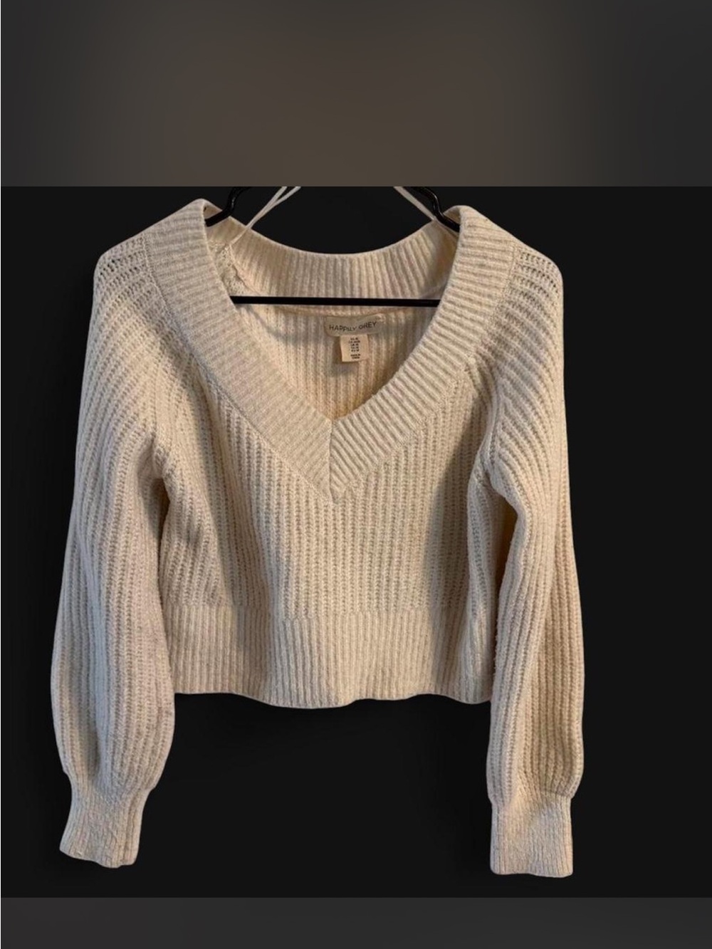 Ribbed V-Neck Cropped Sweater in Cream